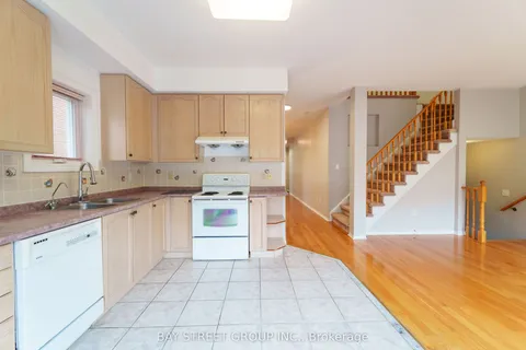 5 McCaul Street, ON L6C 2E5