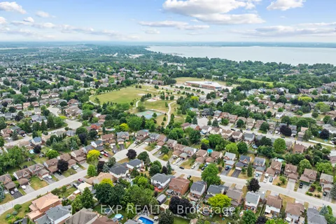 31 Ailsa Drive, ON L4P 3N5