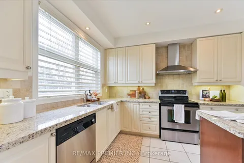 30 Helen Street, ON L4L 3S3