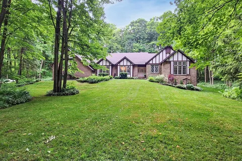 15 Maple Bush Trail, ON L4A 7X4