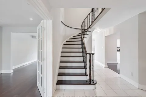 280 Bernard Avenue, ON L4S 1C9