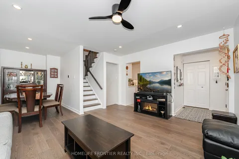 1 Denava Gate, ON L4C 5E3