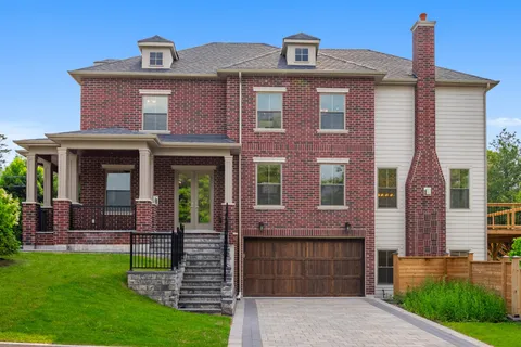 38 Mark Street, ON L4G 1L5