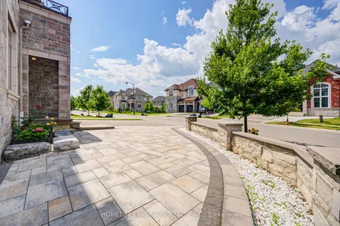 17 Dr Pearson Court, ON L9N 0P4