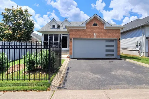 40 Silverstone Crescent, ON L4P 4A4