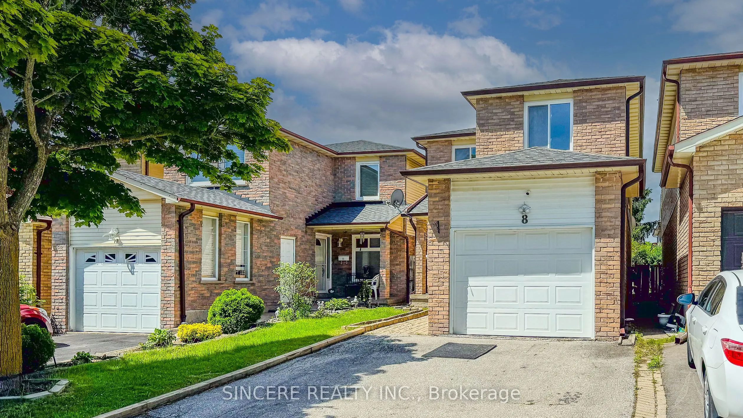 8 Greenbelt Crescent, ON L4C 5R8