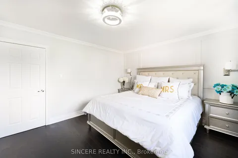 8 Greenbelt Crescent, ON L4C 5R8