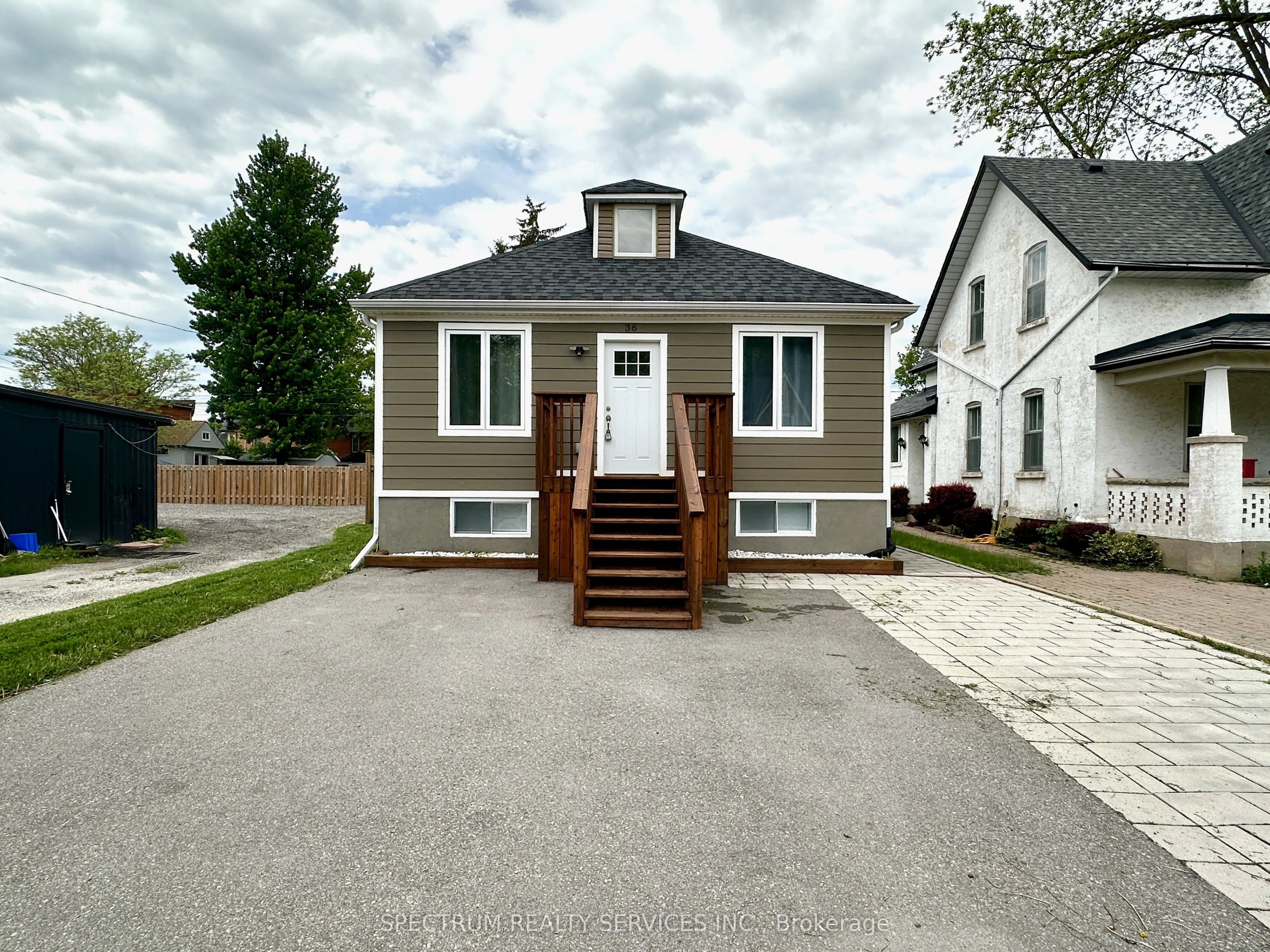 36 Queen Street, ON L0G 1W0