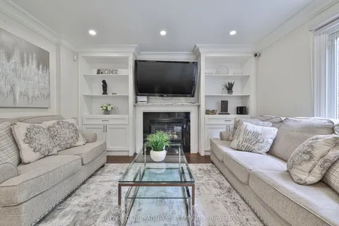 204 Willowbrook Road, ON L3T 5L6