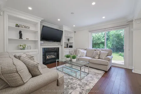204 Willowbrook Road, ON L3T 5L6