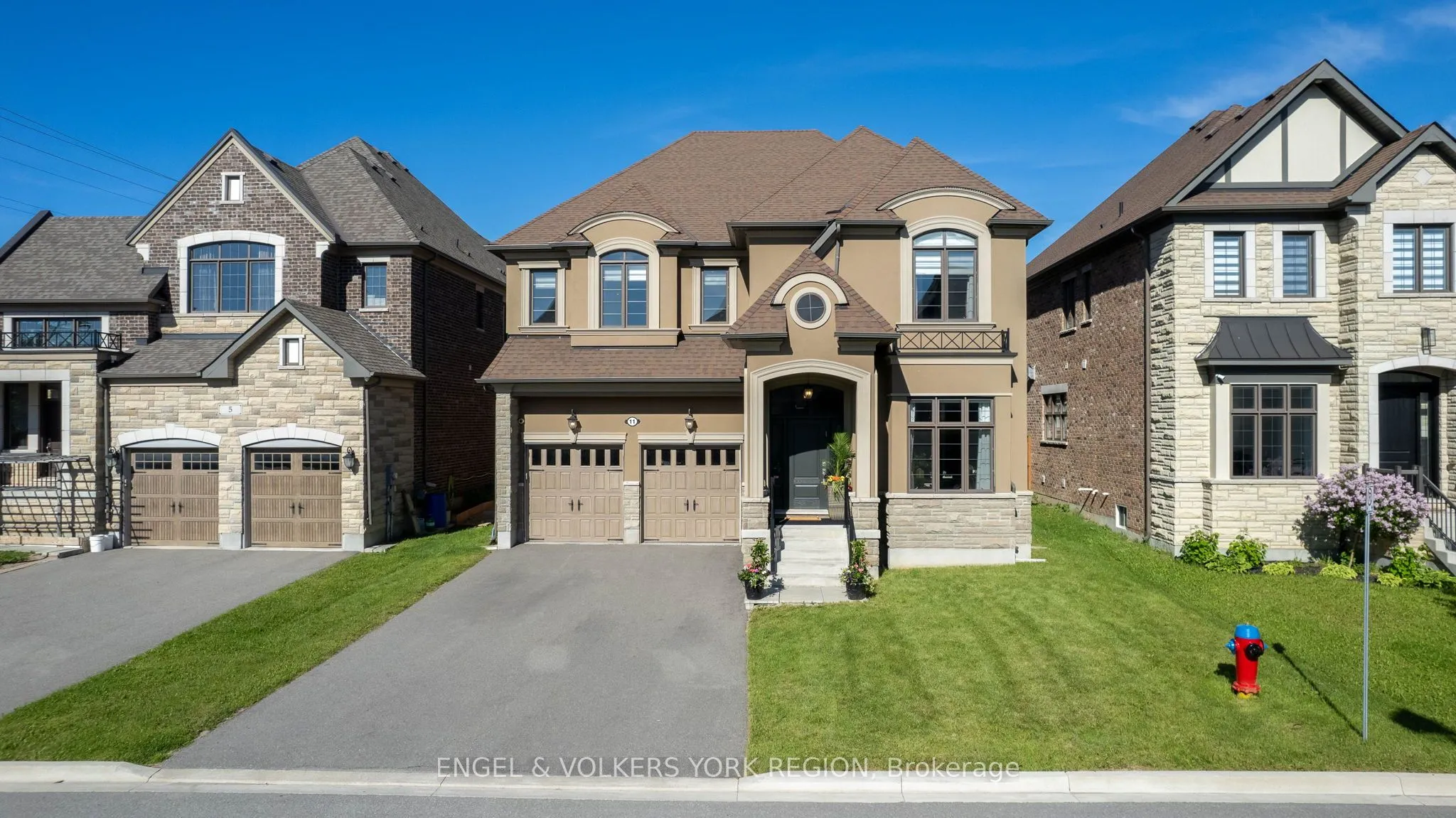 11 Cairns Gate, ON L7B 0P5