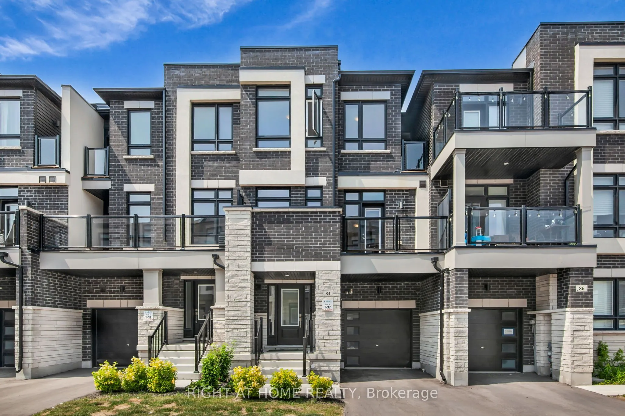 84 Riley Reed Lane, ON L4S 0M3
