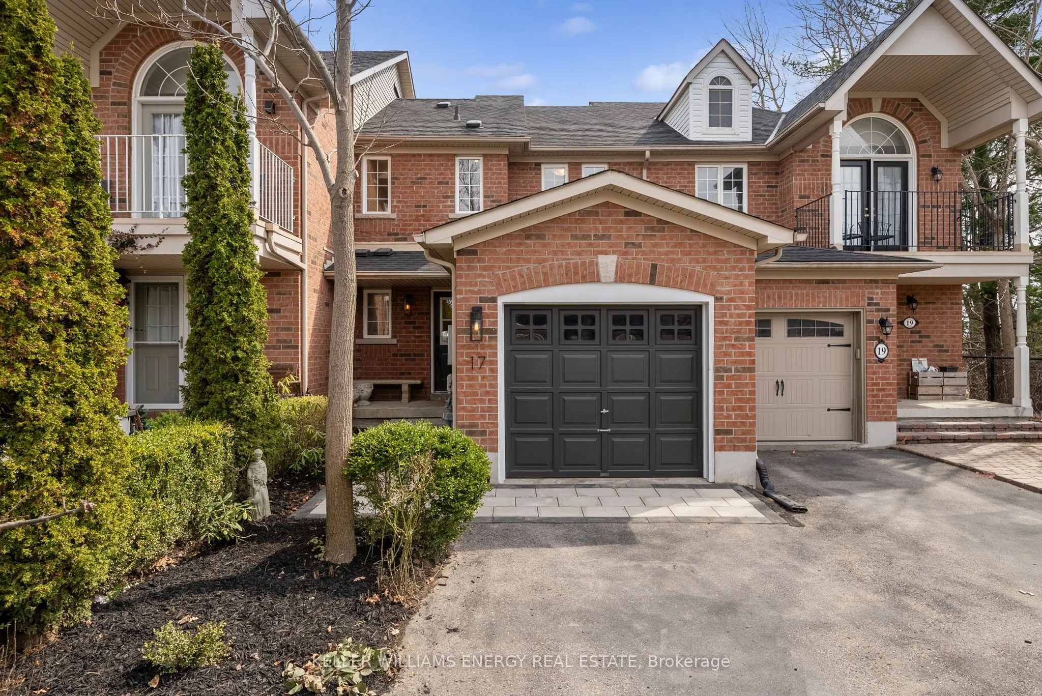 17 Cape Breton Court, ON L4E 3W4