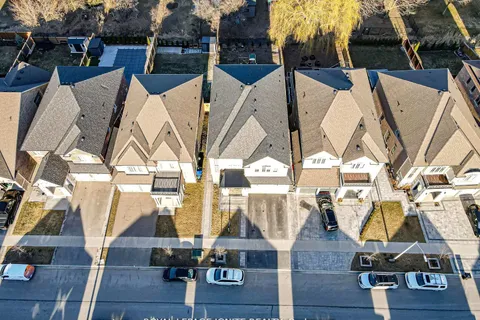 61 Gibson Circle, ON L3Z 0X1