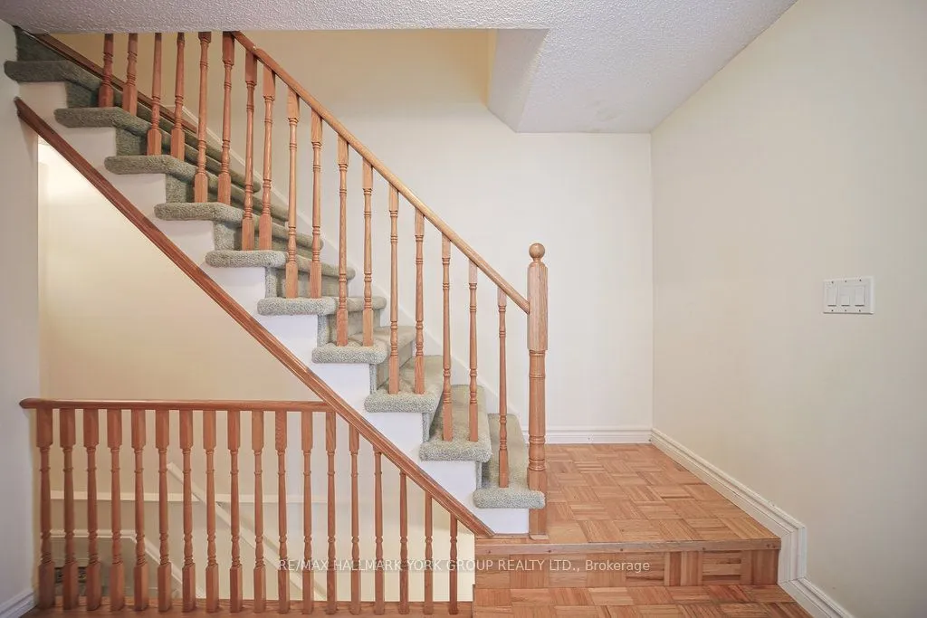 63 Crawford Rose Drive, ON L4G 4R5