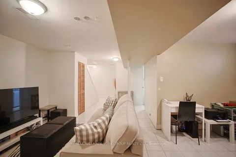 63 Crawford Rose Drive, ON L4G 4R5