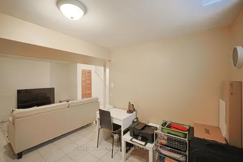 63 Crawford Rose Drive, ON L4G 4R5