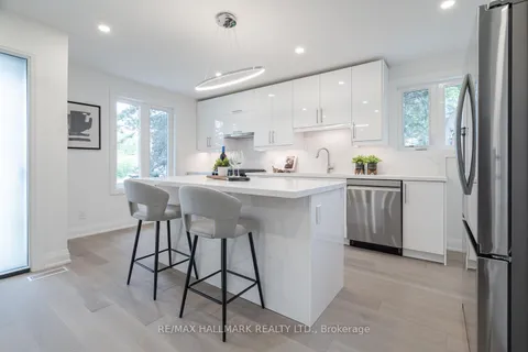 106 Woodpark Place, ON L3Y 3P6