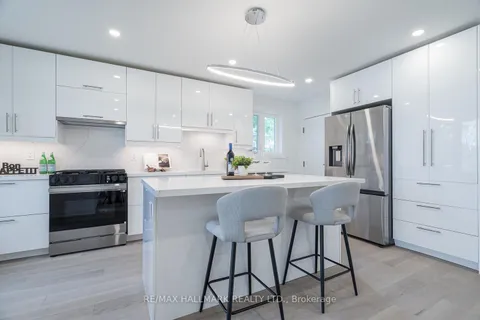 106 Woodpark Place, ON L3Y 3P6