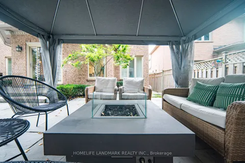 128 beverley glen Boulevard, ON L4J 7V2