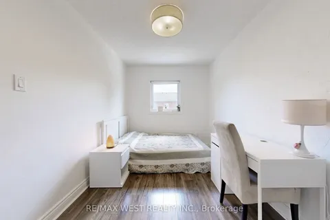 546 Bondi Avenue, ON L3Y 8R5