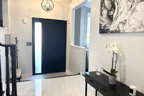 1 Plantain Lane, ON L4E 1B9