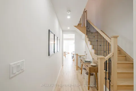 5 Wesmina Avenue, ON L4A 4V9