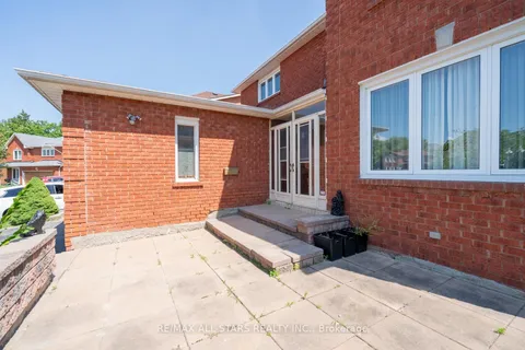 5 Janna Court, ON L3R 8Z3