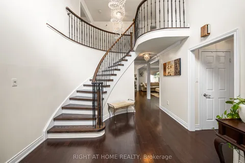 5 Stave Crescent, ON L4C 9K4
