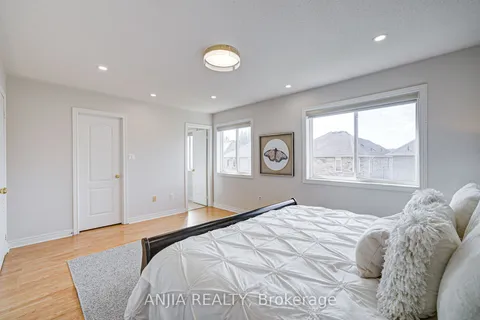 140 Edward Jefferys Avenue, ON L6E 1V5