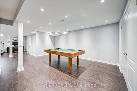 140 Edward Jefferys Avenue, ON L6E 1V5