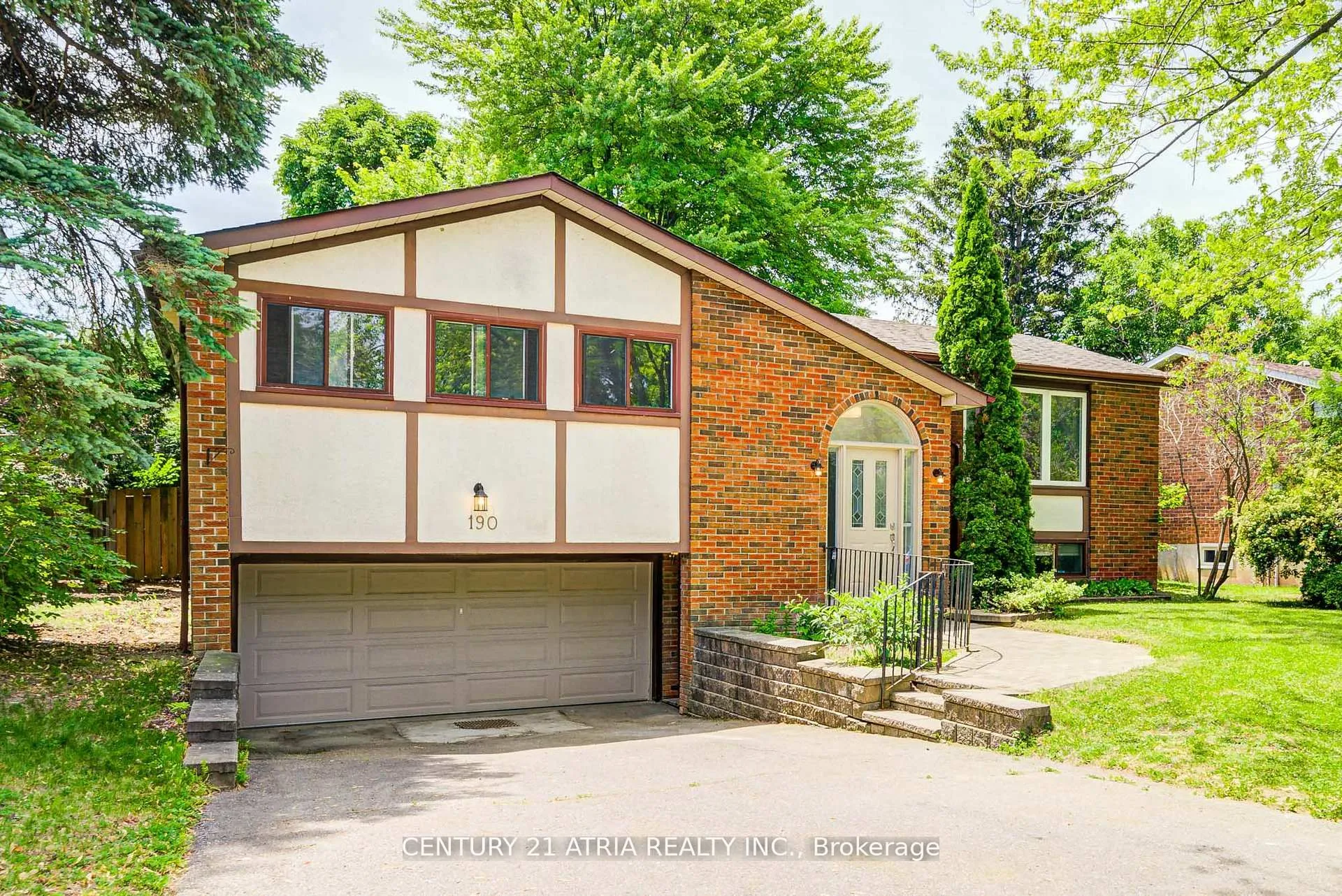 190 Romfield Circuit, ON L3T 3J1