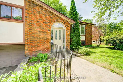 190 Romfield Circuit, ON L3T 3J1