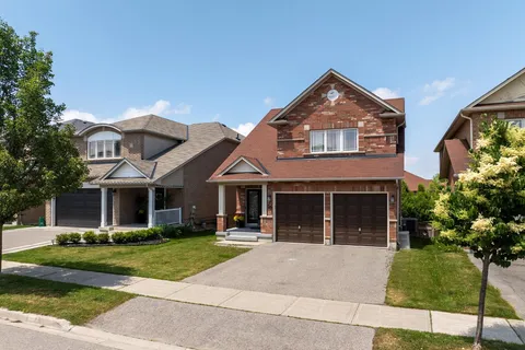 26 Ivy Jay Crescent, ON L4G 0E6