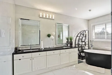 101 Mcclellan Way, ON L4G 6M4
