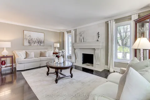 646 Brooker Ridge, ON L3X 1V7