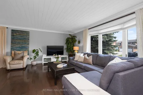 2 Willis Drive, ON L9R 1M4