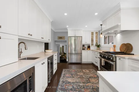 2 Willis Drive, ON L9R 1M4