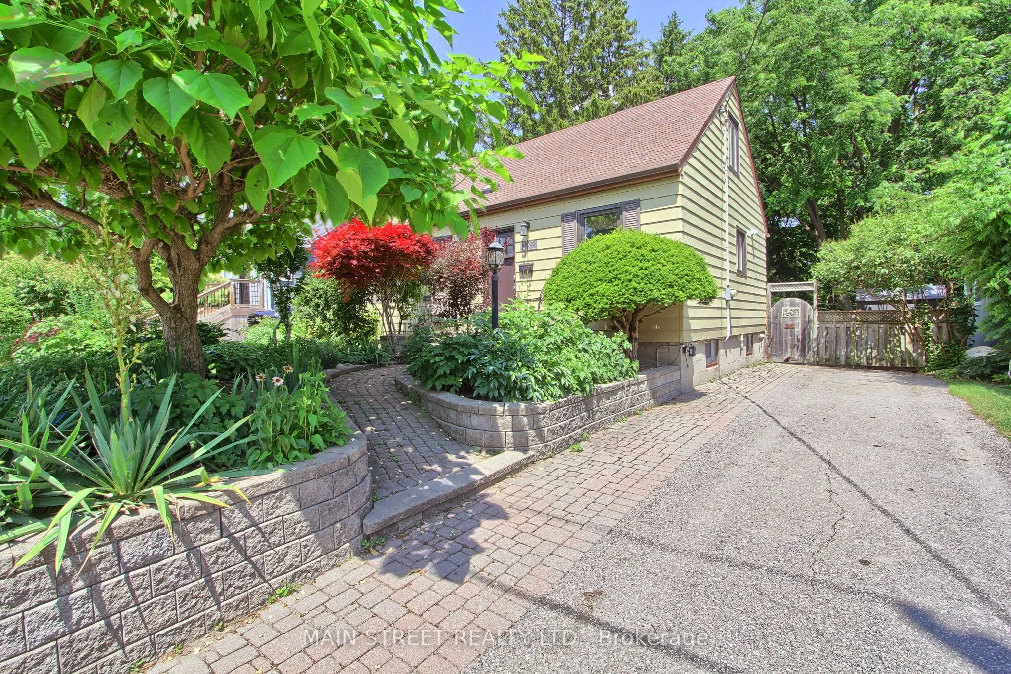 287 Avenue Road, ON L3Y 1N8