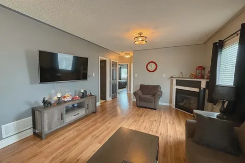 144 MAPLEWOOD Drive, ON L0M 1B4