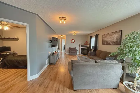 144 MAPLEWOOD Drive, ON L0M 1B4