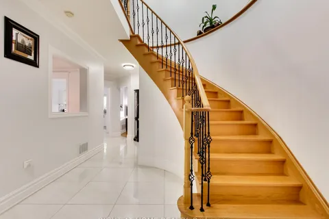 331 Austin Paul Drive, ON L3X 2C2