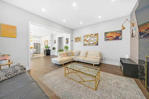 45 Cairns Gate, ON L7B 0P5