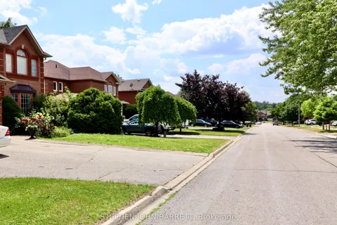 112 Tulip Street, ON L4P 1C7
