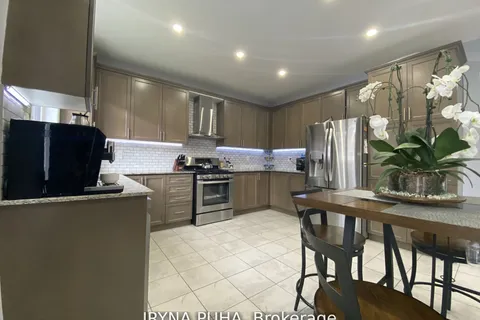 211 Gibson Circle, ON L3Z 2A6