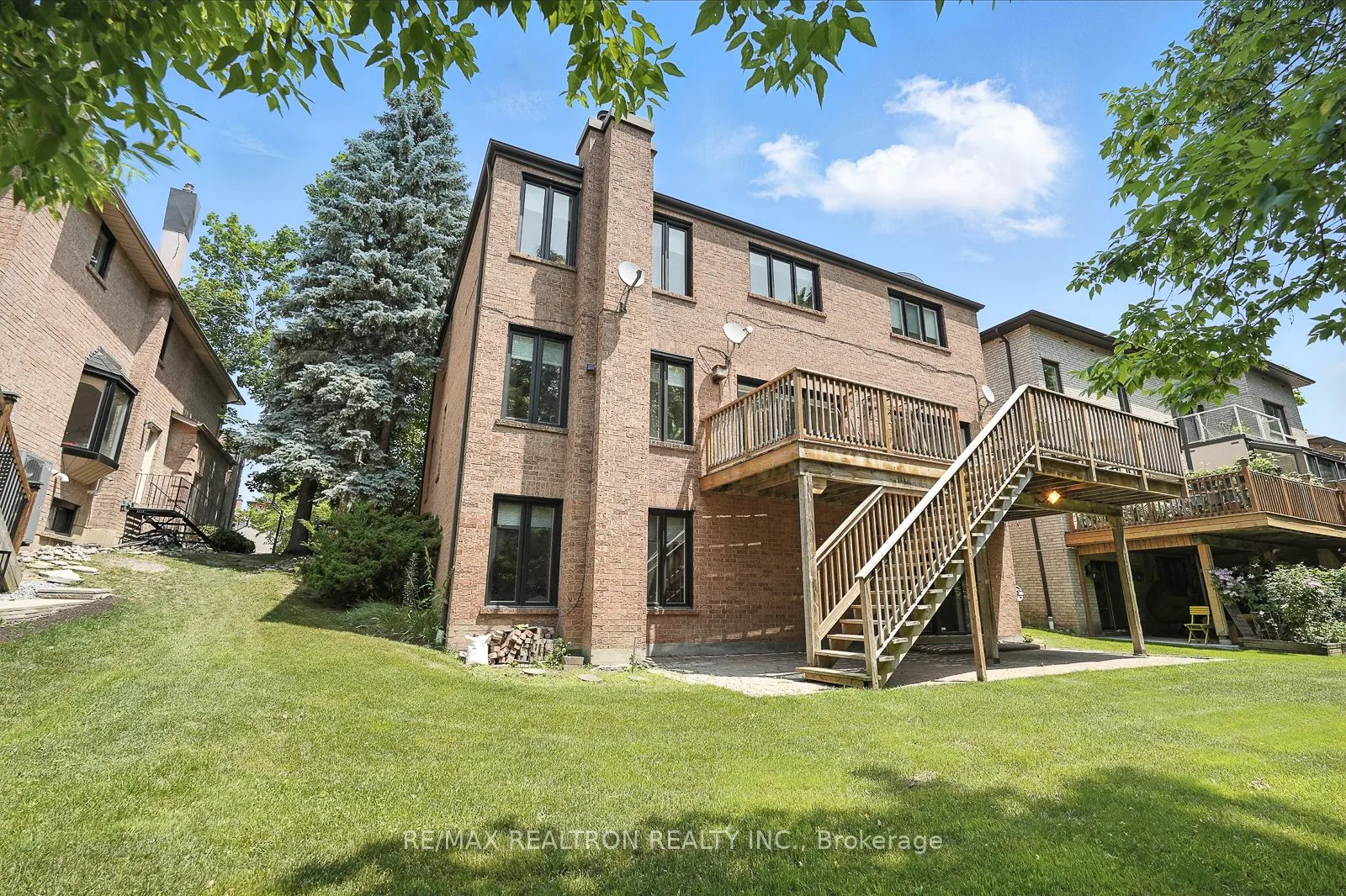 34 Prince Edward Boulevard, ON L3T 7G2