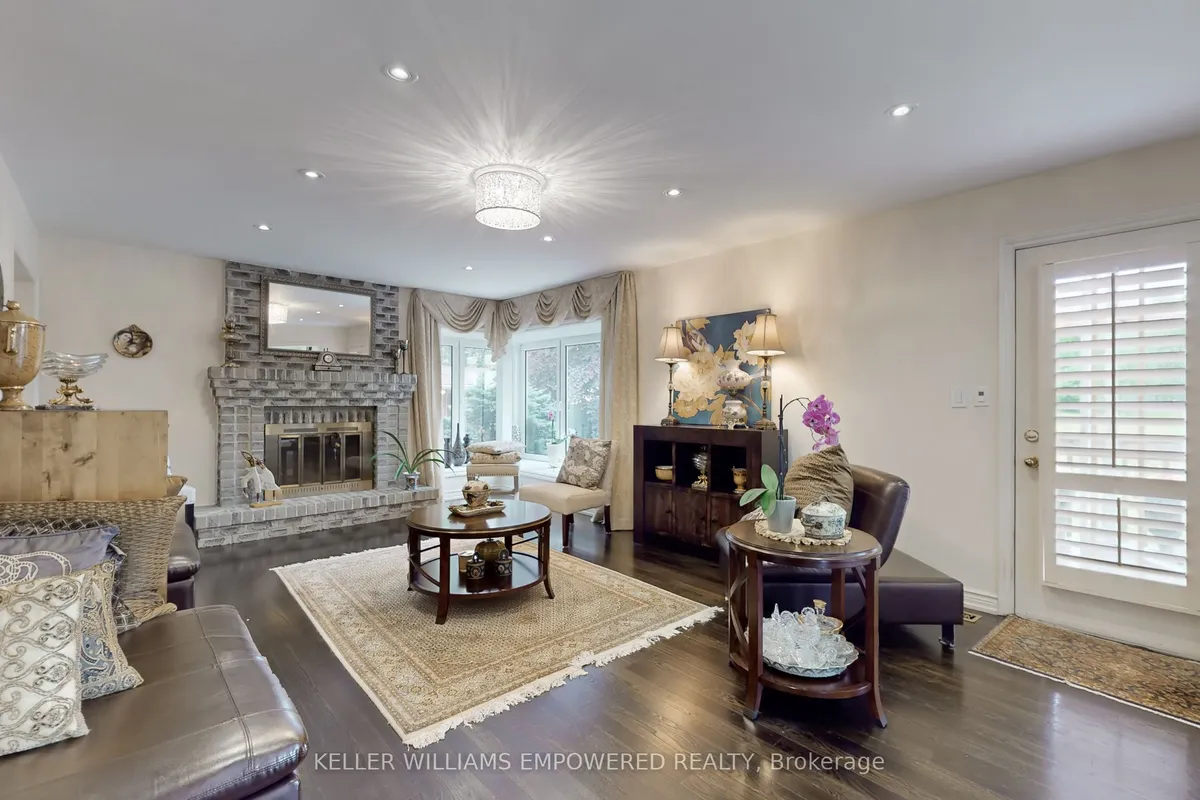 788 Woodland Acres Crescent, ON L6A 1G2