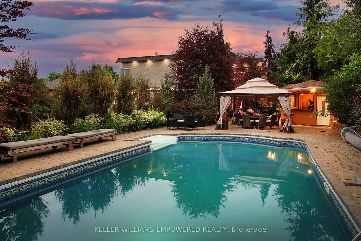 788 Woodland Acres Crescent, ON L6A 1G2