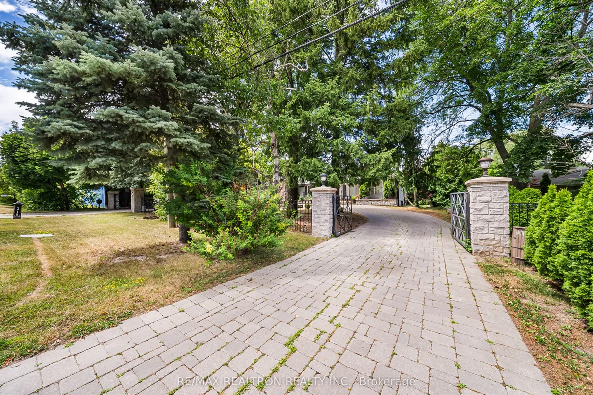 318 Centre Street, ON L4J 1G7