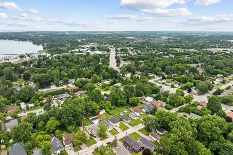 212 Bayview Avenue, ON L4P 2T2